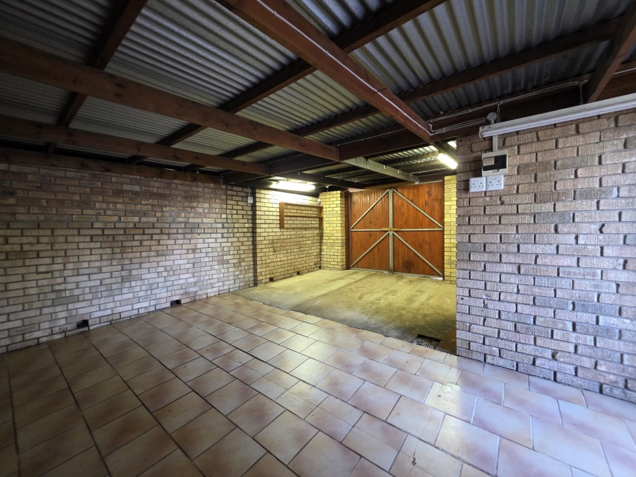 4 Bedroom Property for Sale in Wavecrest Eastern Cape